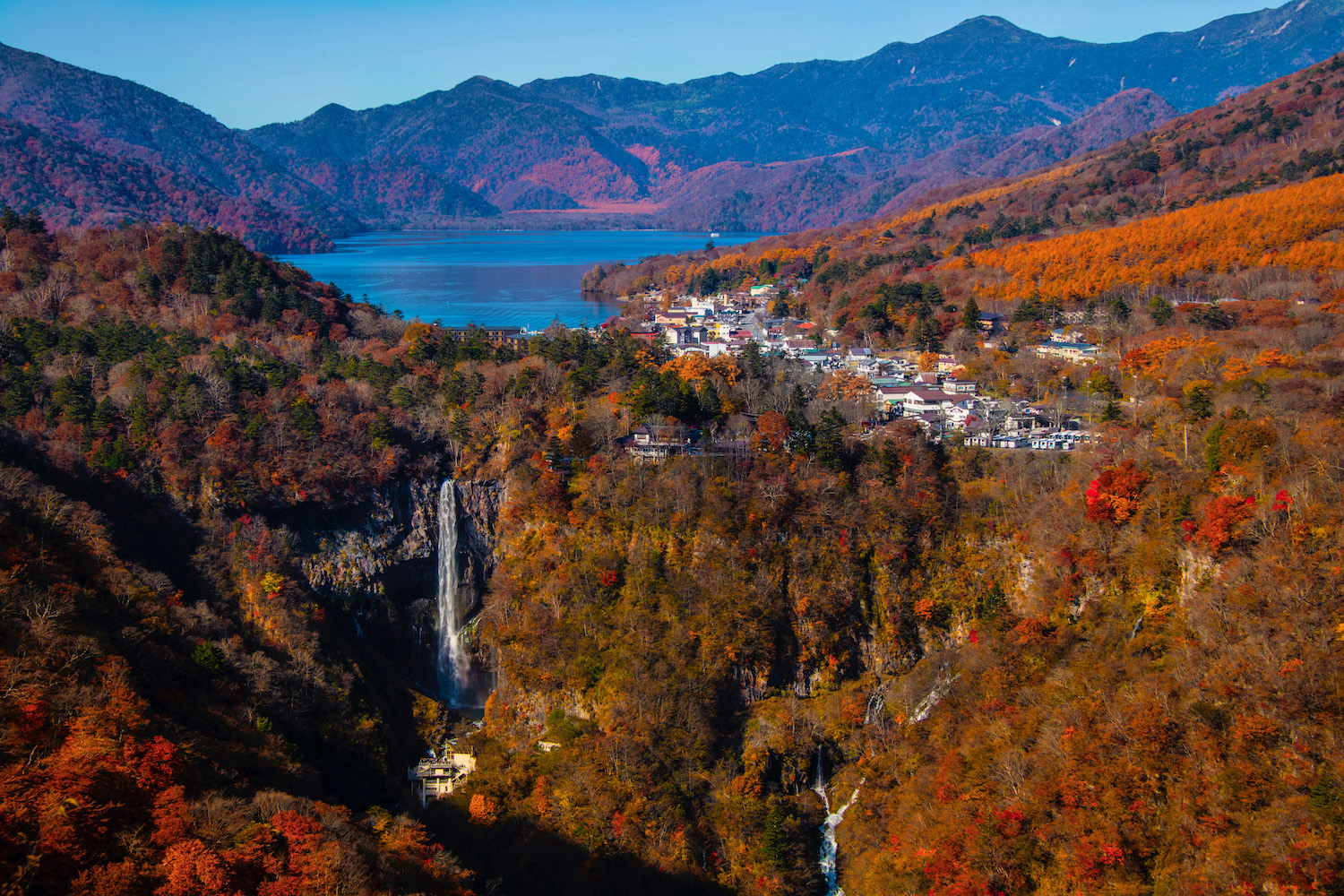 places to visit japan in autumn